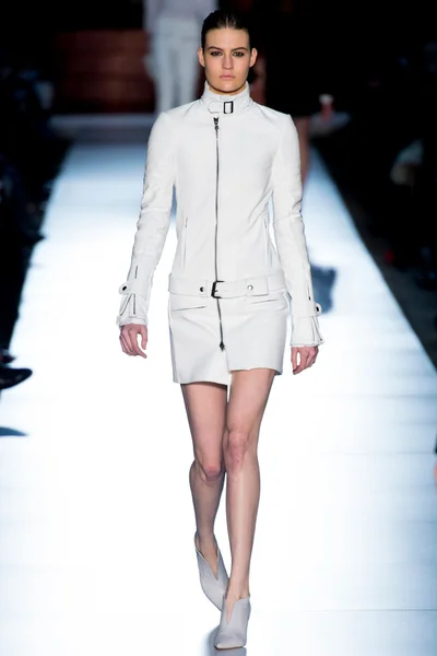 Look 4